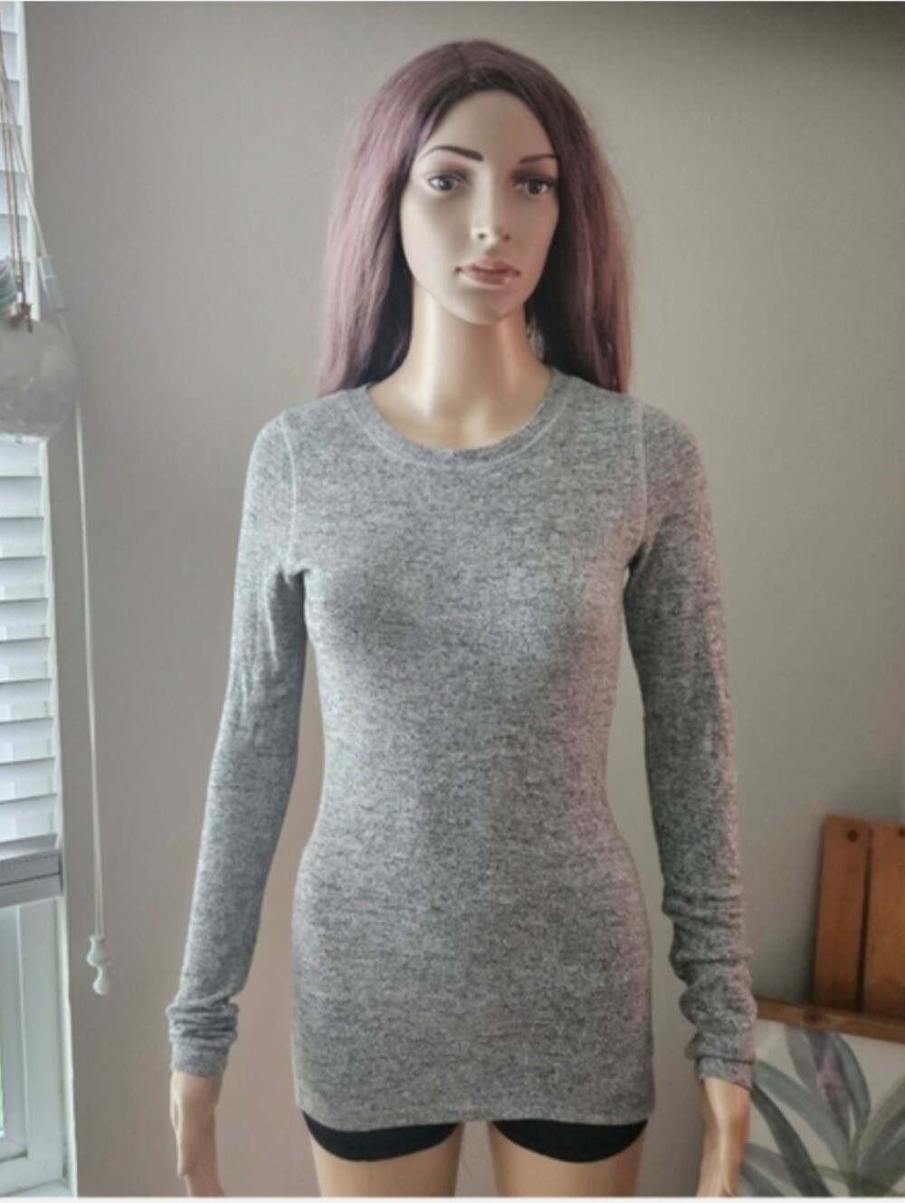 Aritzia TNA Sweater Top Gray Long Sleeves